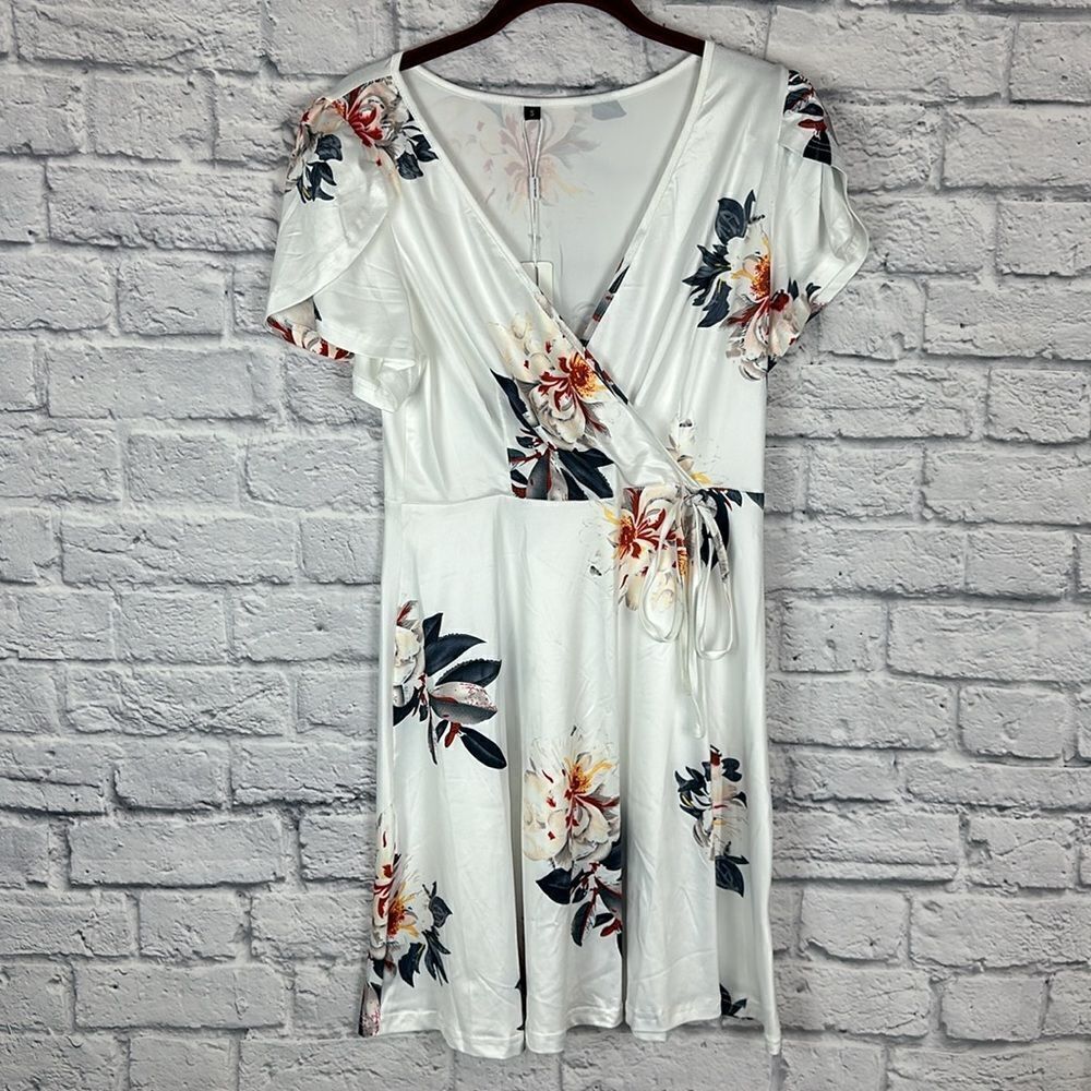Floral White Dress Size Small NWT